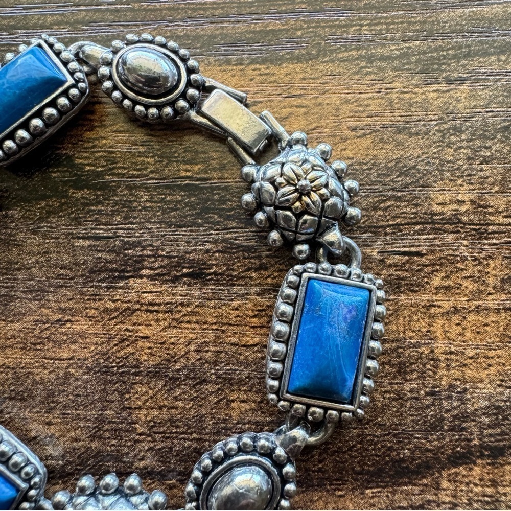 Elegant Silver Plate and Blue Women's Bracelet 7.5” - Picture 5 of 7